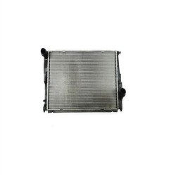 Radiador Bmw E81 E87 E88 E90-E93 E84 E89 X1 Z4 8mk376754011 Cr1084000p 17117788903